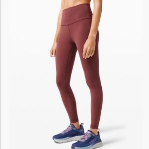 EUC Lululemon Wunder Train High-Rise Tight 25"
Savannah